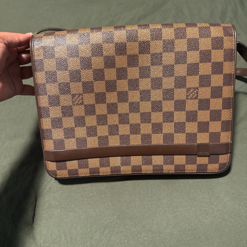 Louis Vuitton Tribeca in Damier Ebene - Picture 2 of 8